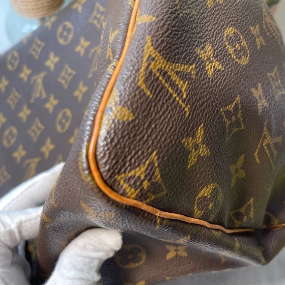 ❤️💕Speedy 30 with lock and Key💕❤️ preloved and 💯 Authentic - Picture 14 of 17